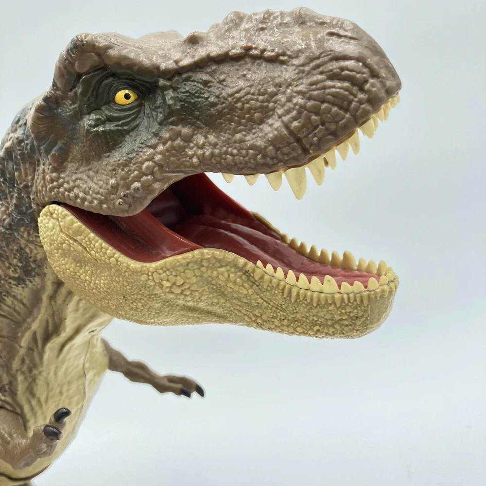 Mattel Jurassic World Thrash N Throw Tyrannosaurus T-Rex Action Figure Toy Roars